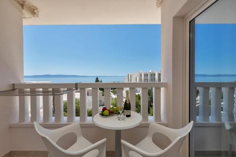 Family suite with a seaview Apartment in Tučepi