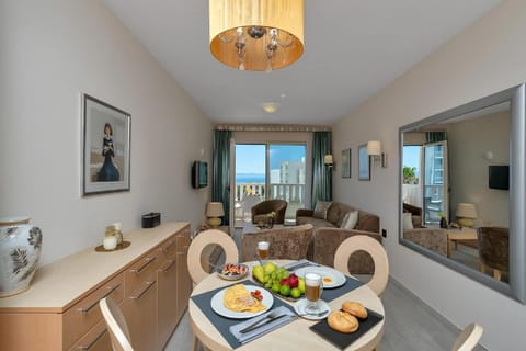 Family suite with a seaview Apartment in Tučepi