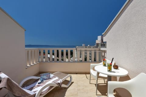 Family suite with a seaview Apartment in Tučepi