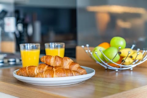 Beautiful Flat,Town Center, 55" Smart TV + Netflix Apartment in Andover