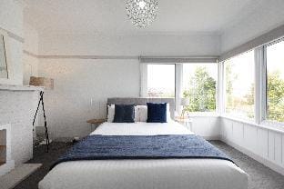 Kangaroo Bay Apartments Vacation rental in Bellerive