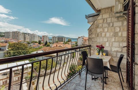 Triple Room with Sea View Apartment in Dubrovnik-Neretva County