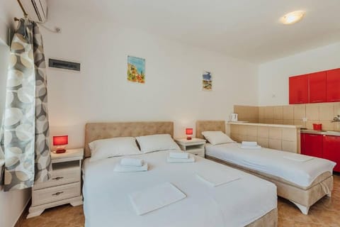 Studio with balcony Apartments Bonaca Apartment in Dubrovnik-Neretva County