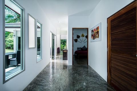 FREE CAR HIRE - Mountain Views! 3 Bed Pool Villa  Villa in Krabi Changwat