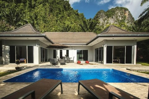 Sunset Views! -3 Bedroom Pool Villa & Car - Krabi Villa in Krabi Changwat