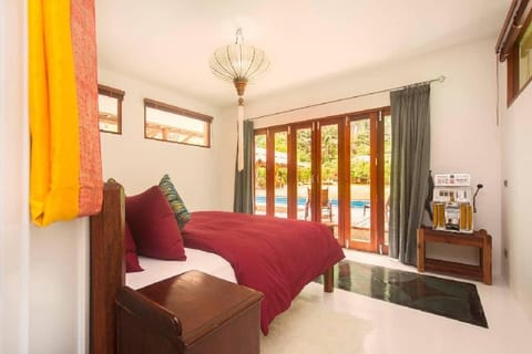 Boutique 4 Bed Pool/Jacuzzi Villa-FREE CAR HIRE!  Villa in Krabi Changwat