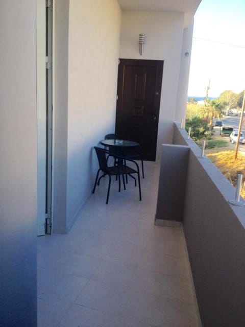 Posto studio 2 chania crete 100 m from the beach Apartment in Crete