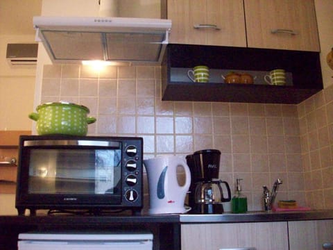 Posto studio 2 chania crete 100 m from the beach Apartment in Crete