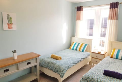 Warm & Cosy Family Home With Free Parking! Apartment in Glasgow