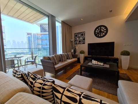 Luxury2Bedrooms with Balcony At Bluewaters Island  Apartment in Dubai