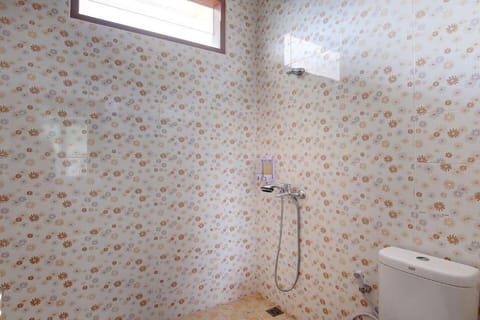 Deluxe Hill View Room at Pitanatri Guest House Apartment in Marga