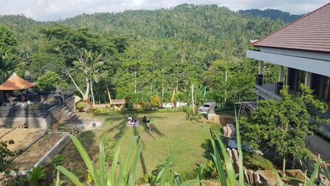 Deluxe Hill View Room at Pitanatri Guest House Apartment in Marga