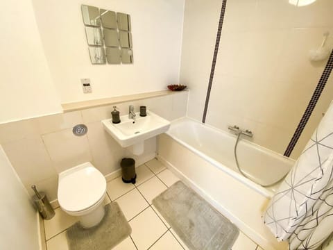 Dakota Apartment #41 - City Centre - Free Parking Apartment in Milton Keynes