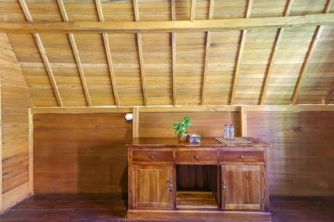 Twin Bed Room- Nyuh Gading Bungalow - Nusa Penida Vacation rental in Nusapenida
