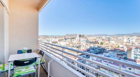 Beach Suite city & mountain view Apartment in Alicante