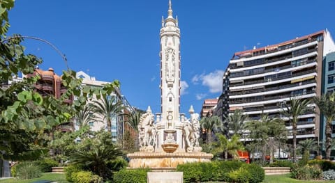 Beach Suite city & mountain view Apartment in Alicante