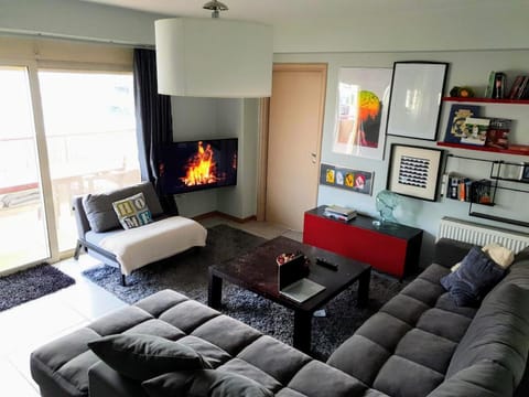 Private Rooftop Heated Pool with Acropolis View Apartment in Athens