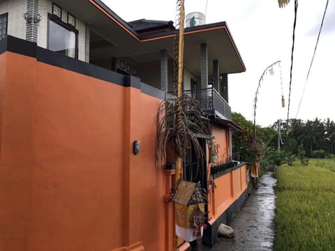 Twin Bedroom at Ratna House Ubud Vacation rental in Ubud