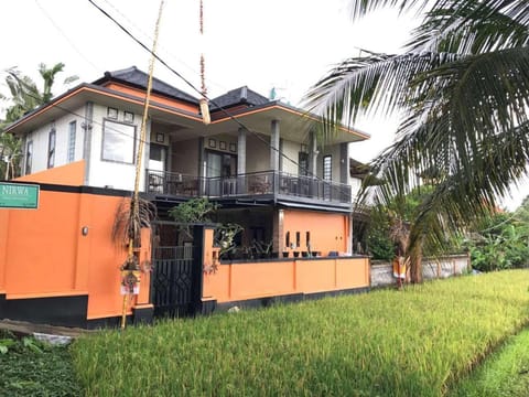 Twin Bedroom at Ratna House Ubud Vacation rental in Ubud