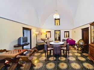 Iriana Suites Apartment in Thera