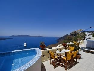 Iriana Suites Apartment in Thera