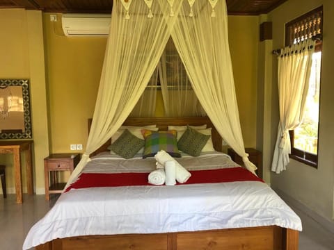 Suk's House Live locally in family compound Ubud Vacation rental in Sukawati