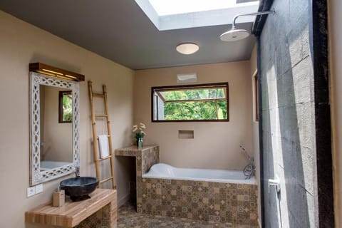 Suk's House Live locally in family compound Ubud Vacation rental in Sukawati