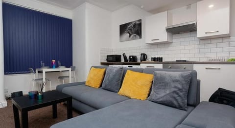 Kirkstall House Apartment in Leeds