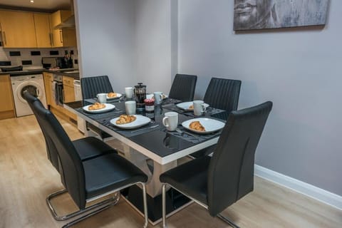 Cheltenham luxury central 2 bed apartment. Apartment in Cheltenham