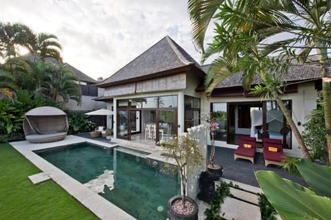 Zen Tropical Villa with Treetop Views and Lap Pool Villa in East Selemadeg