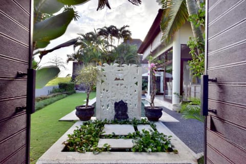 Zen Tropical Villa with Treetop Views and Lap Pool Villa in East Selemadeg