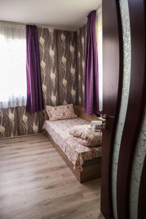 Entire house - 23 persons Bungalow in nice forest 8 Vacation rental in Blagoevgrad Province