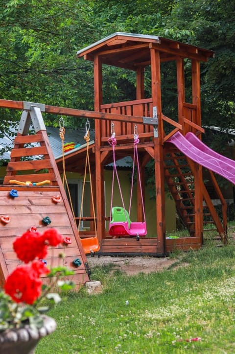 Entire house - 23 persons Bungalow in lovely and familial area Vacation rental in Blagoevgrad Province