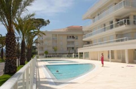 Stunning three bedroom apartment on seafront in Cannes with panoramic sea views 399 - 399 Apartment in Cannes