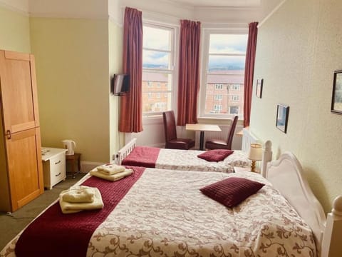 Kingsmuir Hotel Hotel in Cheltenham