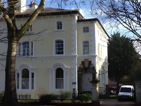 Kingsmuir Hotel Hotel in Cheltenham