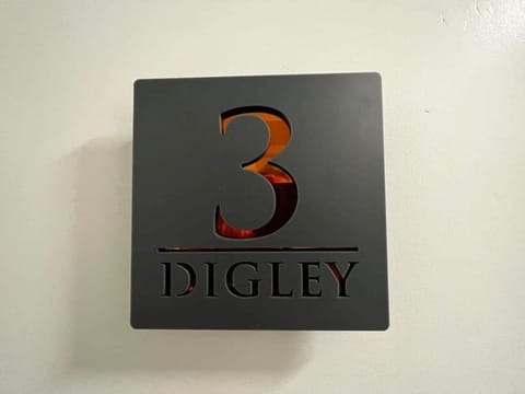 Elephant & Castle Hotel in Holmfirth