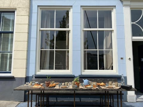 Deluxe room: harbor view - harborhousezeeland.nl Apartment in Goes