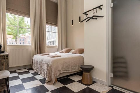 Deluxe room: harbor view - harborhousezeeland.nl Apartment in Goes