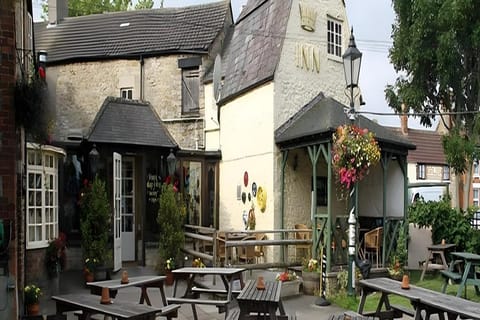 The Crown Inn Hotel in Swindon