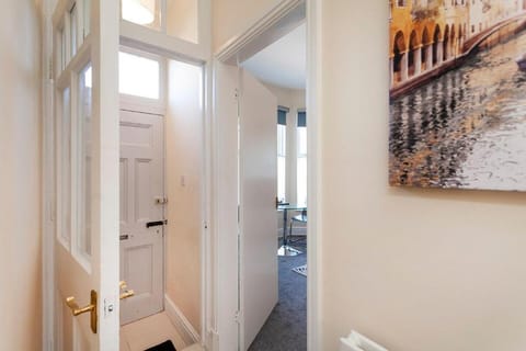 Beautiful, Entire Luxurious One Bedroom Flat Apartment in Leicester