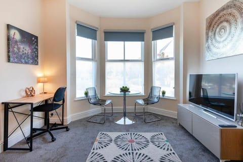 Beautiful, Entire Luxurious One Bedroom Flat Apartment in Leicester