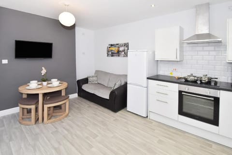 Townhouse @ 272 Walthall Street Crewe Apartment in Crewe