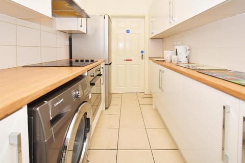 Townhouse @ 178 Ruskin Road Crewe Vacation rental in Crewe