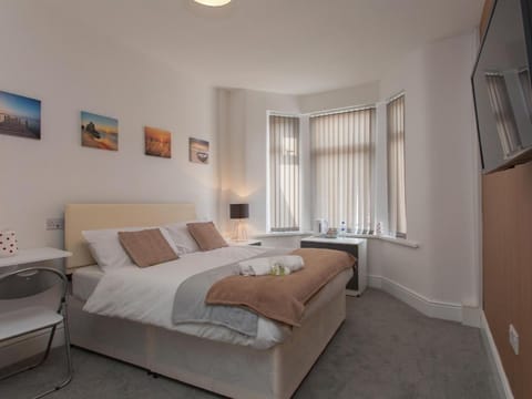 Crewe Rooms Westminster Street Hotel in Crewe