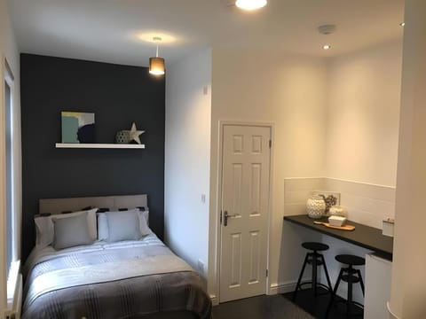 Townhouse @ Allen St - Stoke Hotel in Newcastle-under-Lyme