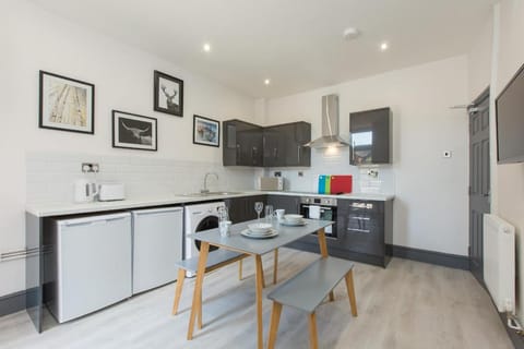 Townhouse @ 58 Brooklyn St - Crewe Hotel in Crewe