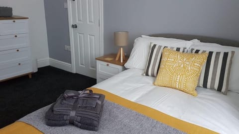 Townhouse @ Birches Head Road Stoke Bed and Breakfast in Stoke-on-Trent