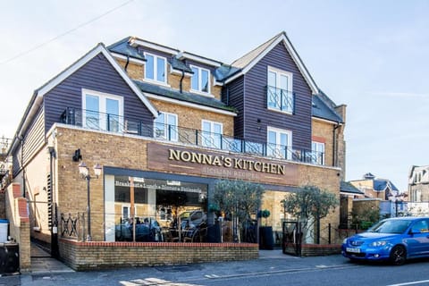 Velvet 2-bedroom apartment Clock House - Hoddesdon Apartment in East Hertfordshire District