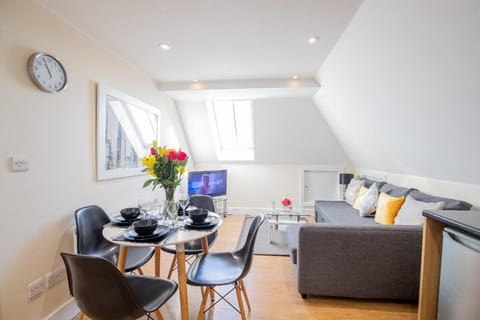 Velvet 2-bedroom apartment Clock House - Hoddesdon Apartment in East Hertfordshire District